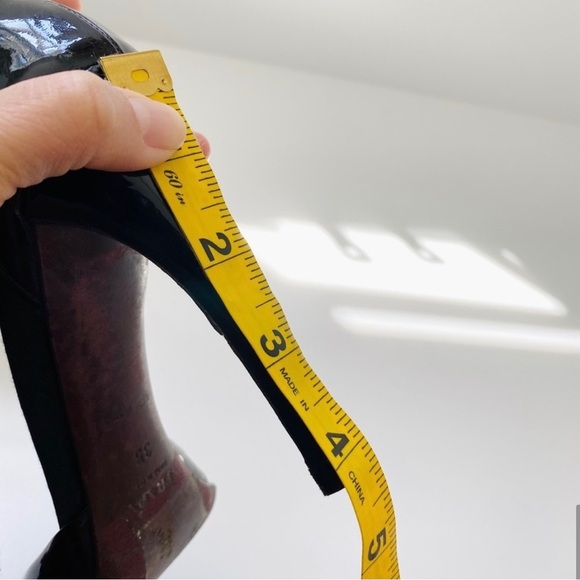 Prada patent leather heels - Picture 8 of 10